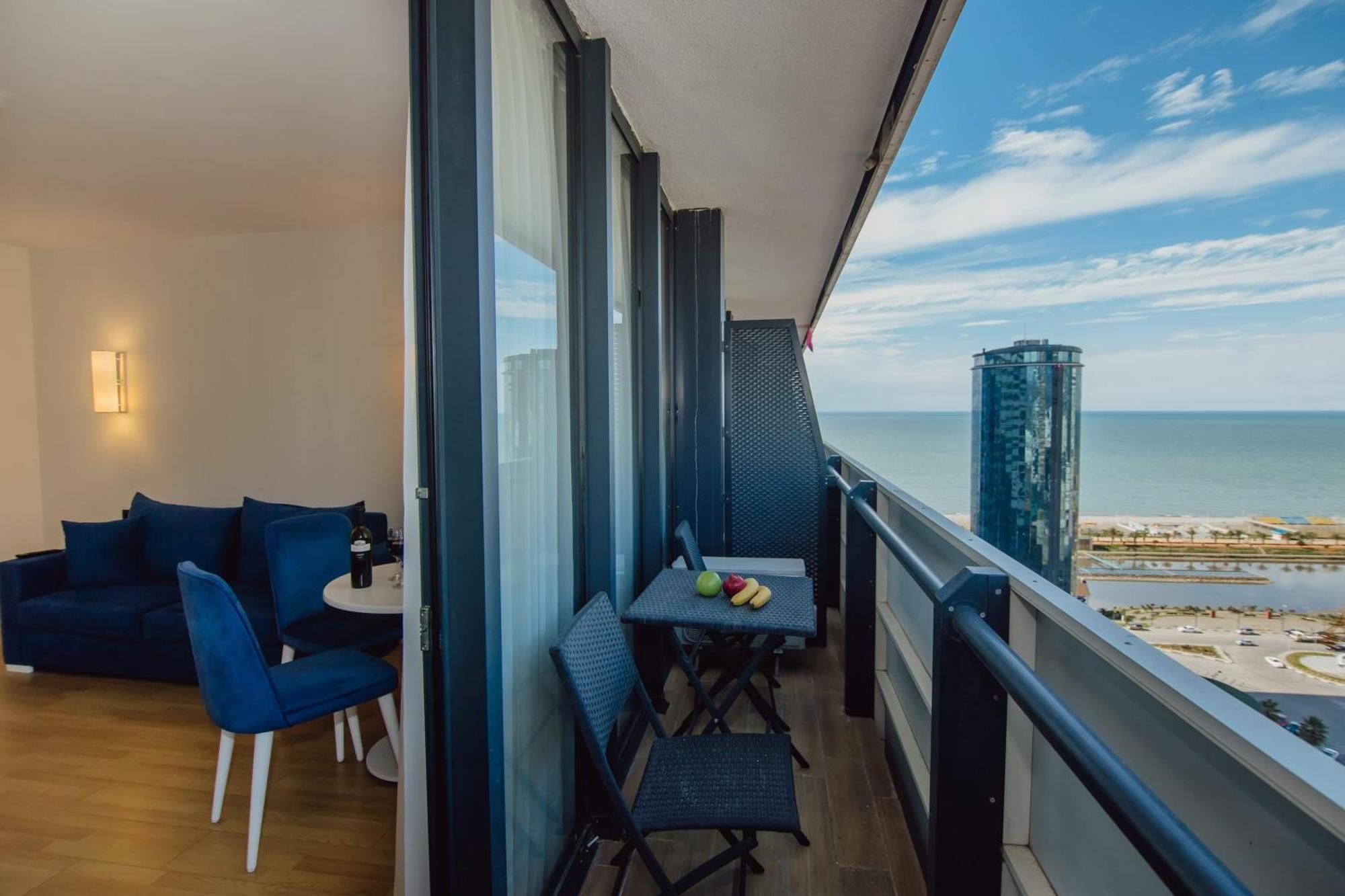 Orbi City Black Sea View Aparthotel Batumi Esterno foto