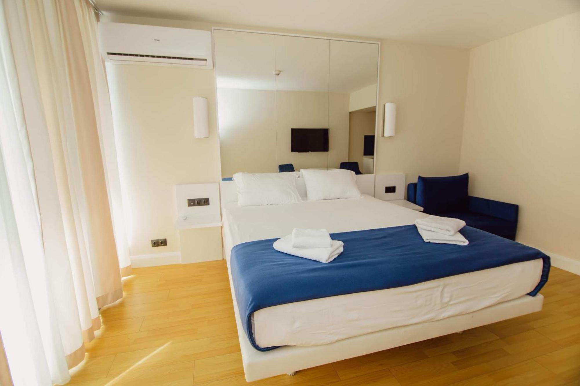Orbi City Black Sea View Aparthotel Batumi Esterno foto